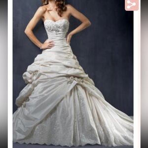 Beautiful Maggie Sotero Sabelle  wedding gown